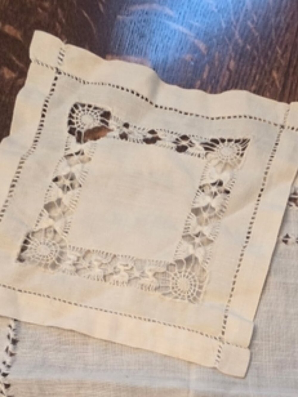 ❤️Elegant Vintage Small 5 1/2" Square Off-white Table Scarf/Doily